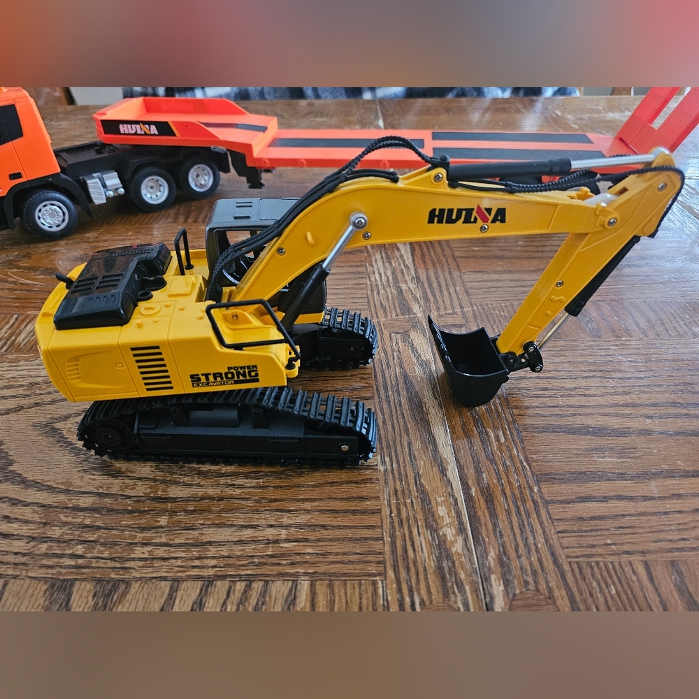 Remote Control Constrution Set - Picture 4 of 13